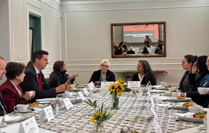 Dra. Susanne Luther y Dra. Ana Isabel Gómez Córdoba, rectora de la Universidad del Rosario
