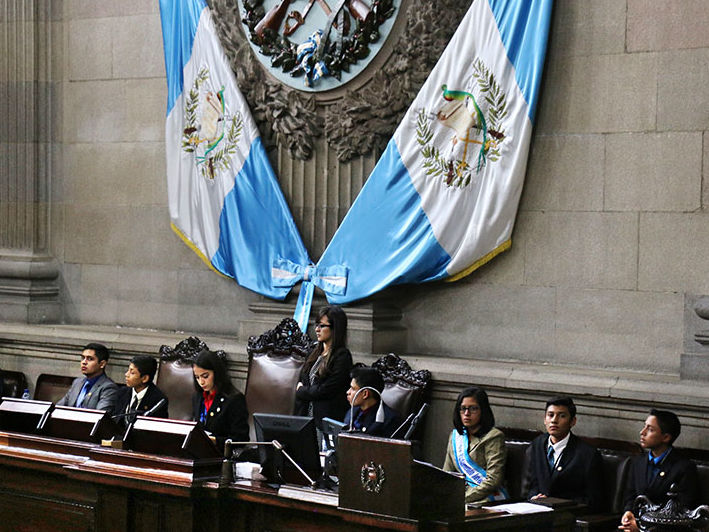 Jóvenes estudiantes del Parlamento Juvenil de Guatemala 2018.
