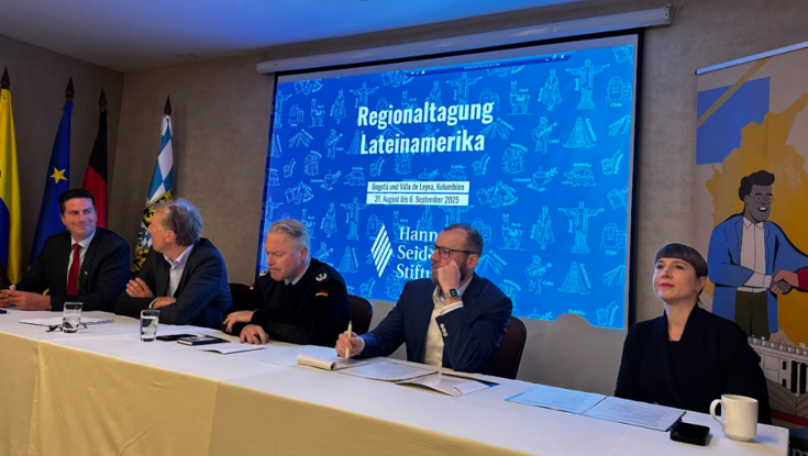 De izquierda a derecha: Demian D. Regehr, Ulrich Höcker, Dirk Joachim Schurad, Janosch Siepen  y Stephanie Maiwald.