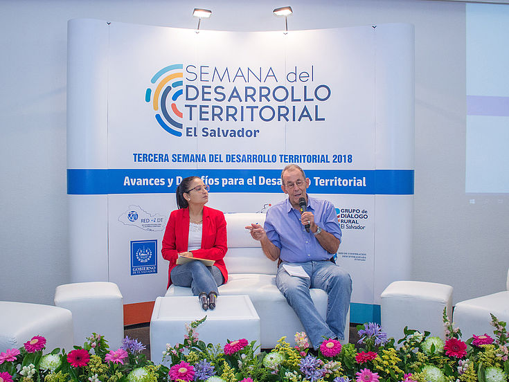 Andrés McKinley, Especialista en Agua y Minería de la Universidad Centroamericana José Simeón Cañas (UCA), en el cuarto día de la Semana del Desarrollo Territorial 2018.